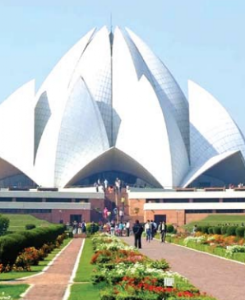 मूर्ती नसलेले दिल्लीचे लाेट्स टेंपल